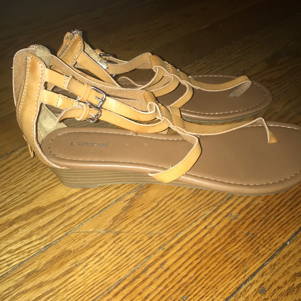 Thong short gladiator sandals